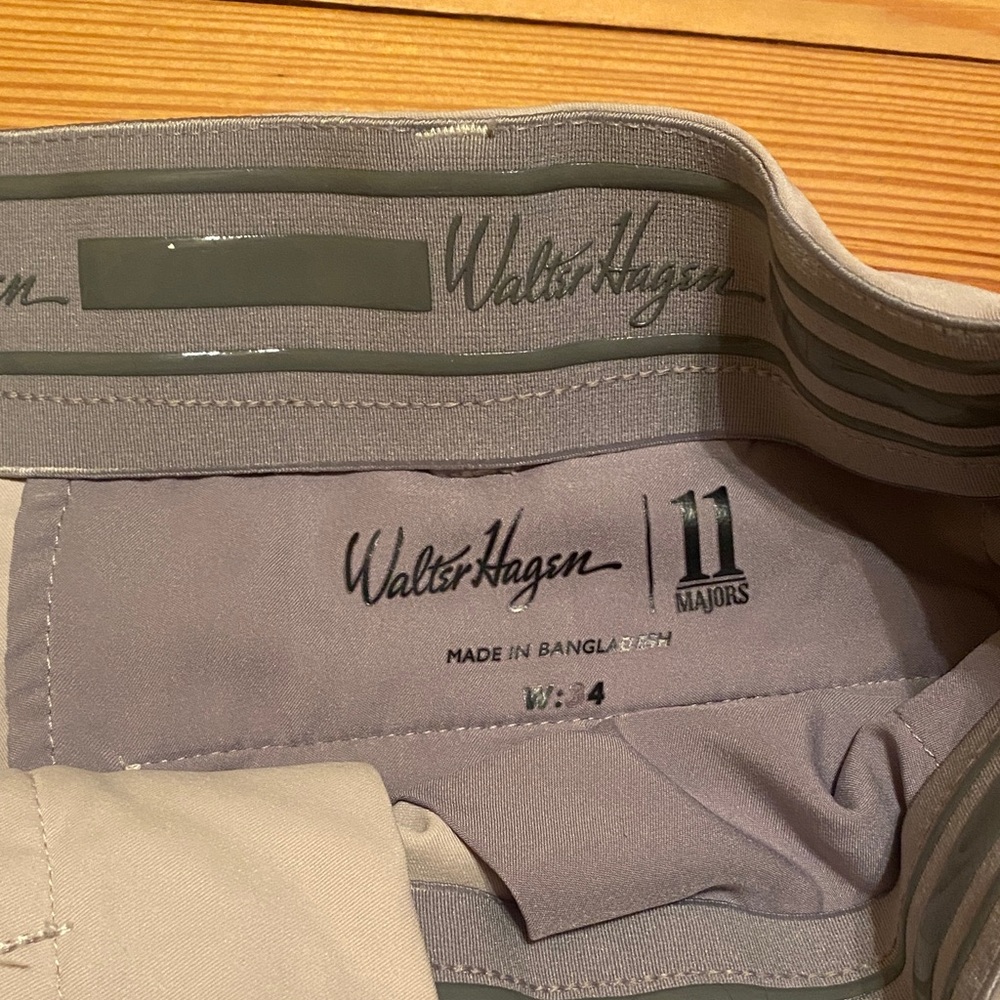 Walter Hagen Men's Beige Flat Front Shorts - Picture 2 of 2